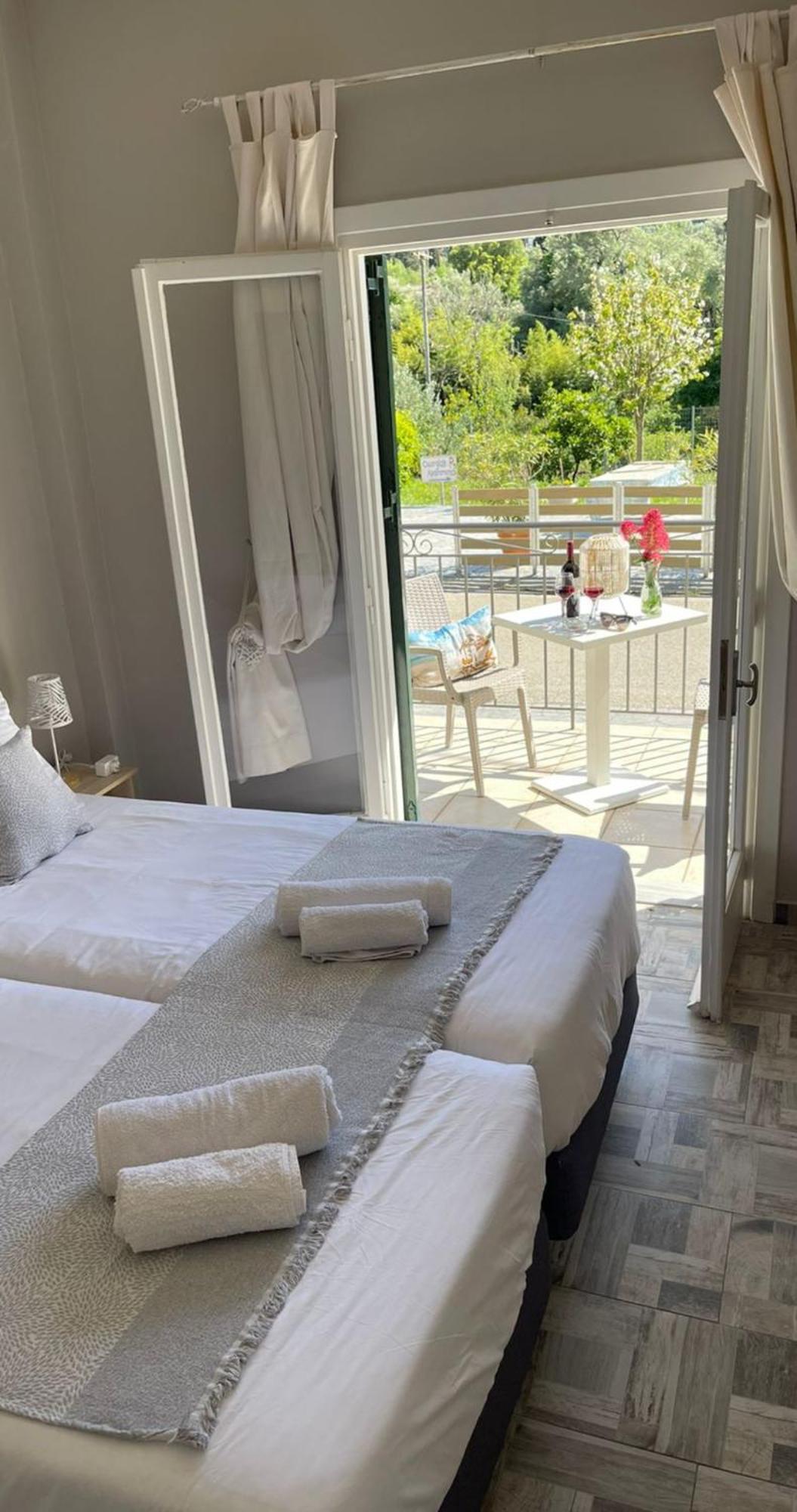 Georgia'S Apartments, Ipsos Corfu Εξωτερικό φωτογραφία